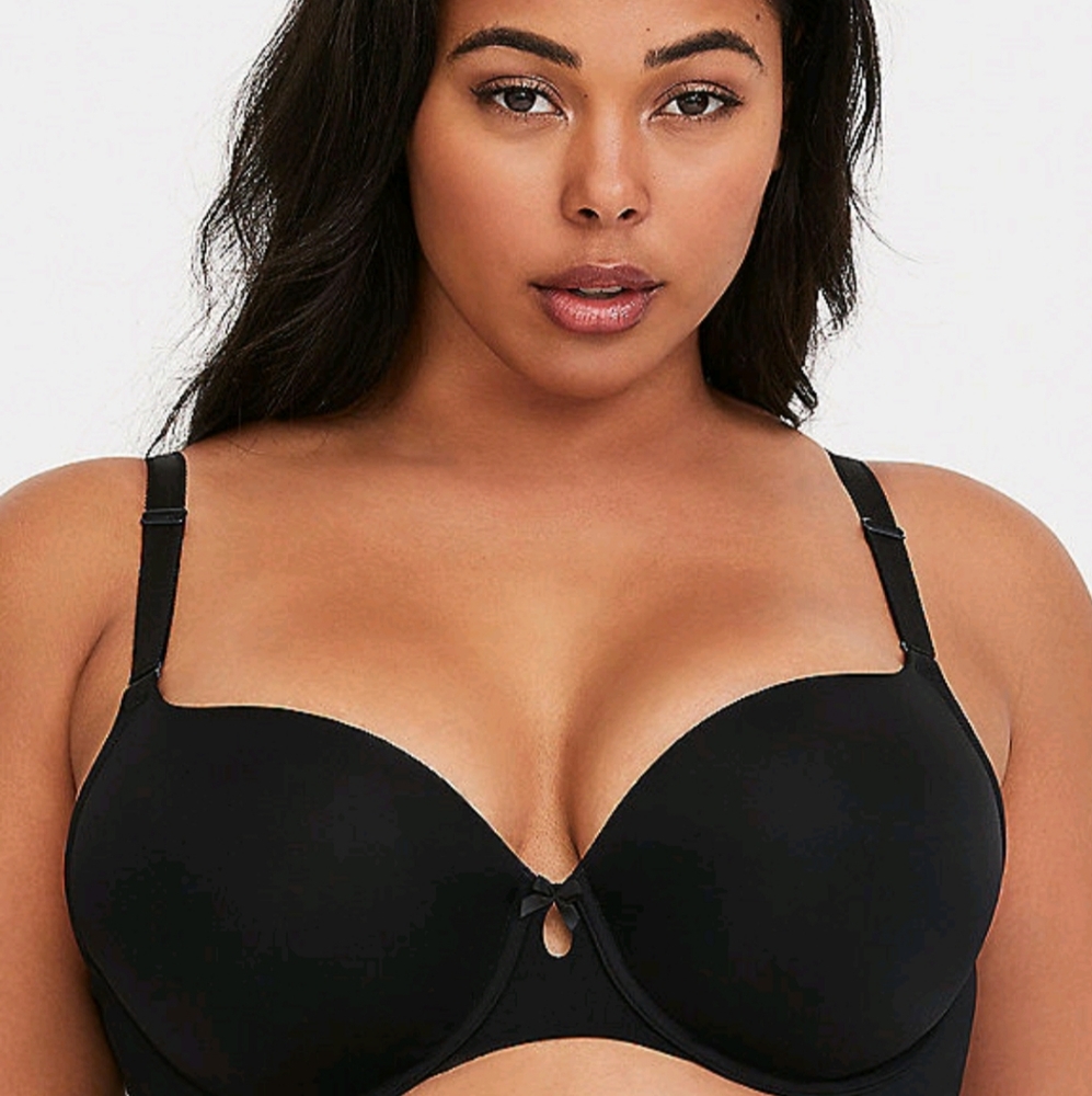 💋2/$30💋 BNWT Torrid back smoothing t-shirt bra
